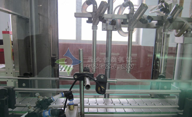 全自動調(diào)味醬灌裝機細節(jié)展示